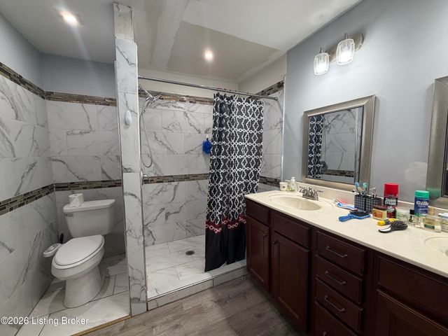 1052 Bluegrass Ave, Louisville, KY 40215