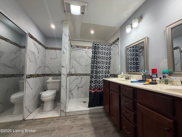 1052 Bluegrass Ave, Louisville, KY 40215