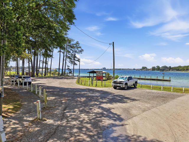 38 Marlborough Road, Shalimar, FL 32579
