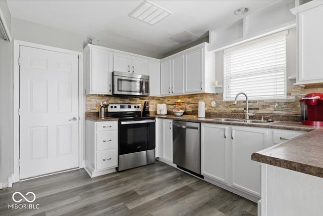 4366 Round Lake Bend, Indianapolis, IN 46234