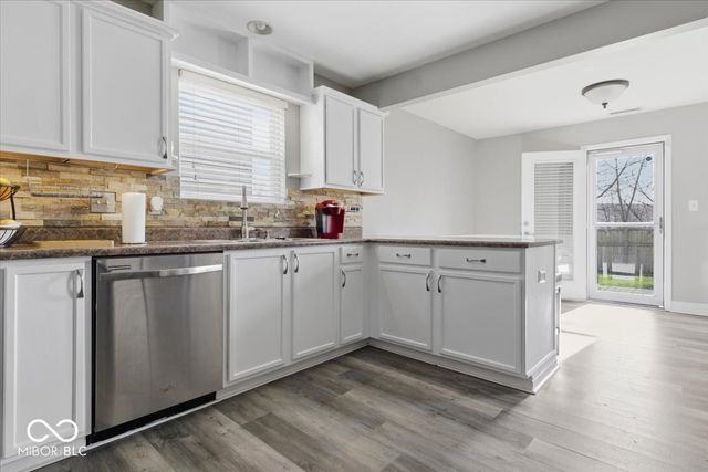 4366 Round Lake Bend, Indianapolis, IN 46234