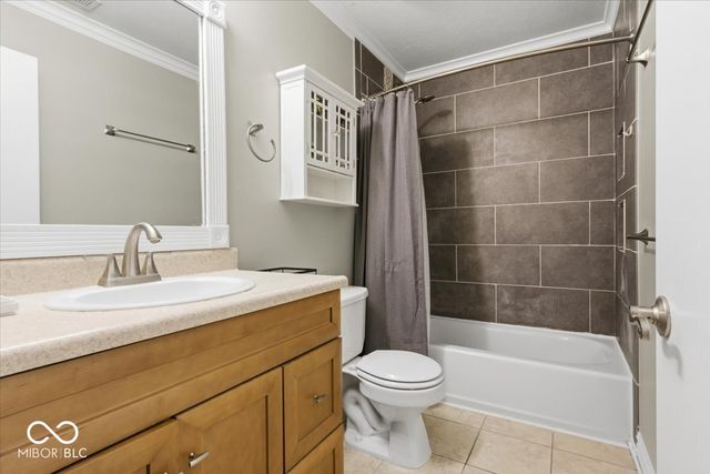 4366 Round Lake Bend, Indianapolis, IN 46234