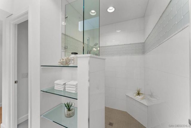 3127 Vista Rica, Carlsbad, CA 92009