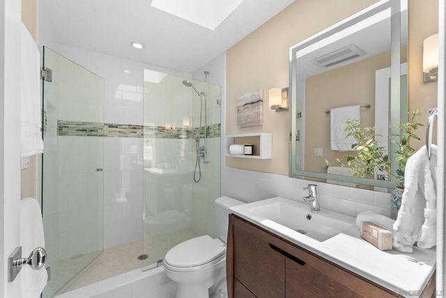 3127 Vista Rica, Carlsbad, CA 92009