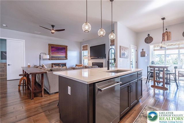 1799 Franklin Way, South Whitehall Twp, PA 18104