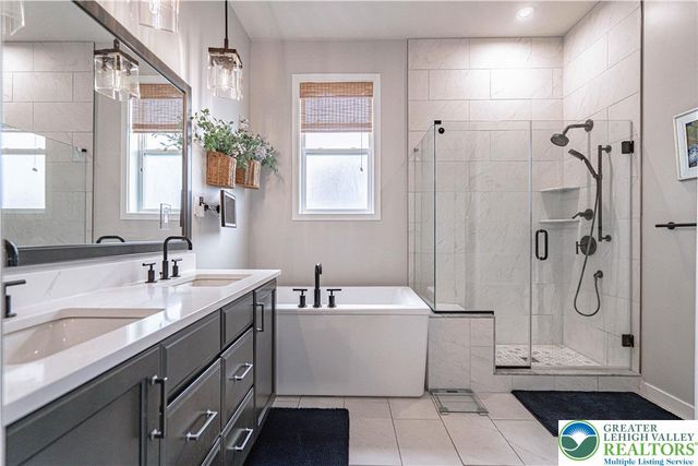 1799 Franklin Way, South Whitehall Twp, PA 18104