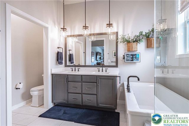 1799 Franklin Way, South Whitehall Twp, PA 18104