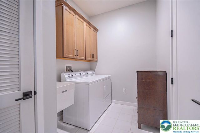 1799 Franklin Way, South Whitehall Twp, PA 18104