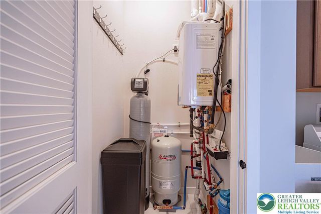 1799 Franklin Way, South Whitehall Twp, PA 18104