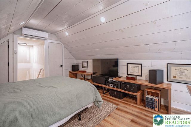 1799 Franklin Way, South Whitehall Twp, PA 18104