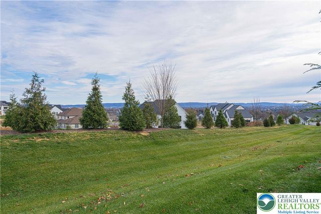 1799 Franklin Way, South Whitehall Twp, PA 18104