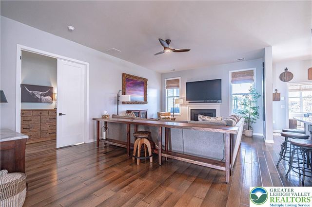 1799 Franklin Way, South Whitehall Twp, PA 18104