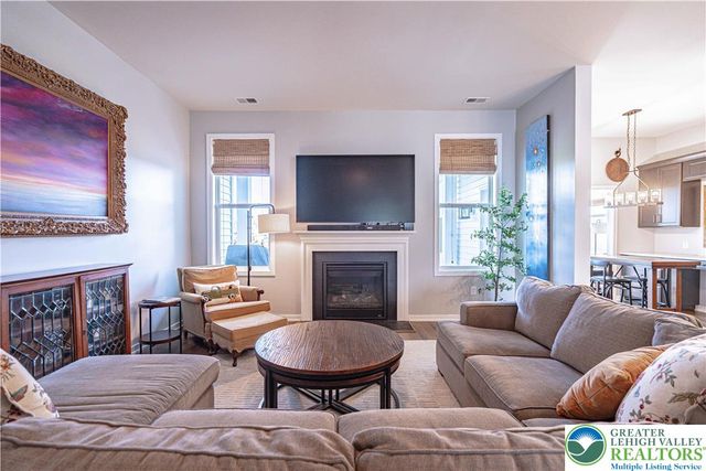 1799 Franklin Way, South Whitehall Twp, PA 18104