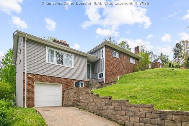 814 Sweet Acres Drive, St Albans, WV 25177