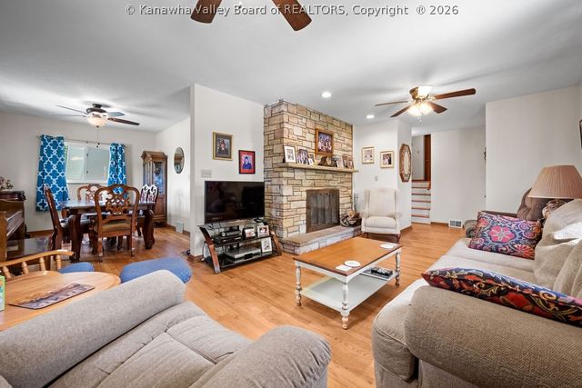 814 Sweet Acres Drive, St Albans, WV 25177