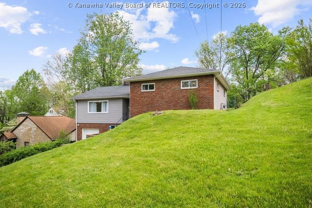 814 Sweet Acres Drive, St Albans, WV 25177