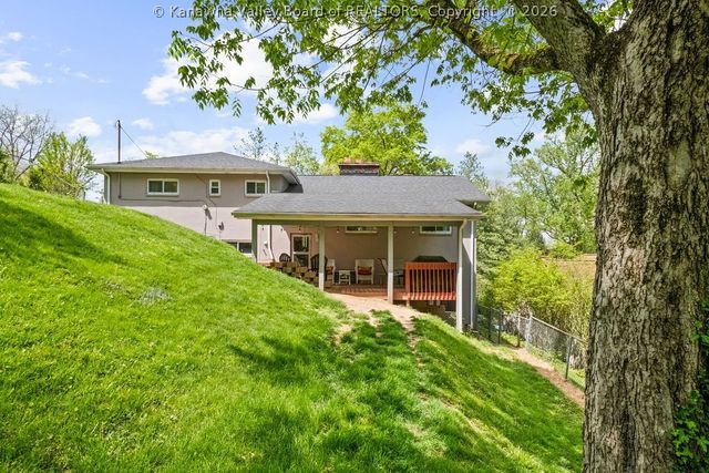 814 Sweet Acres Drive, St Albans, WV 25177