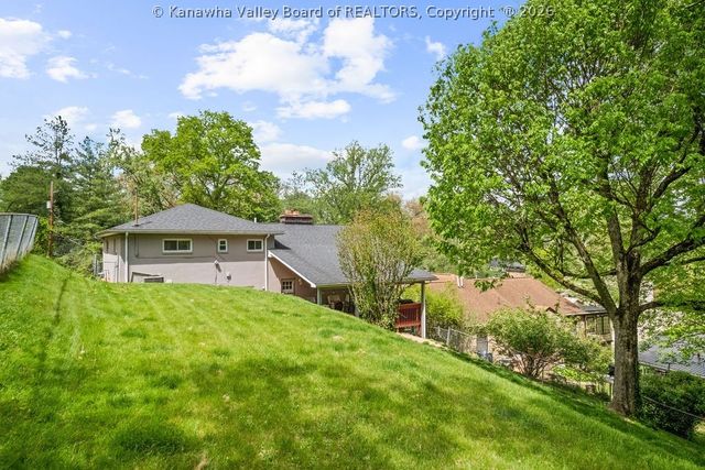 814 Sweet Acres Drive, St Albans, WV 25177