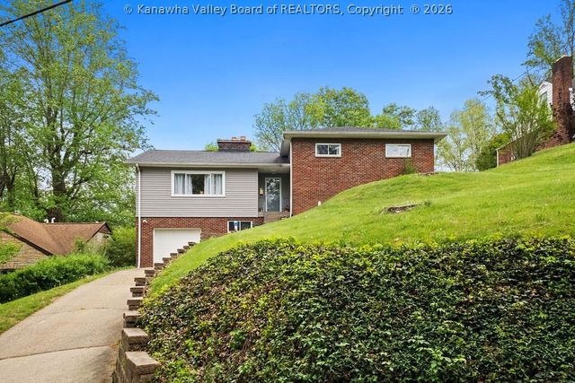 814 Sweet Acres Drive, St Albans, WV 25177
