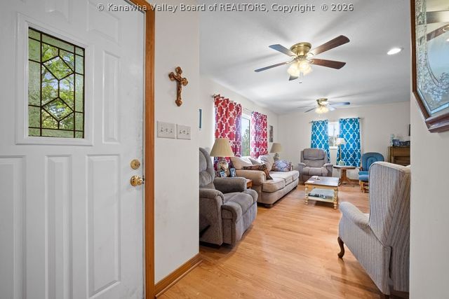 814 Sweet Acres Drive, St Albans, WV 25177