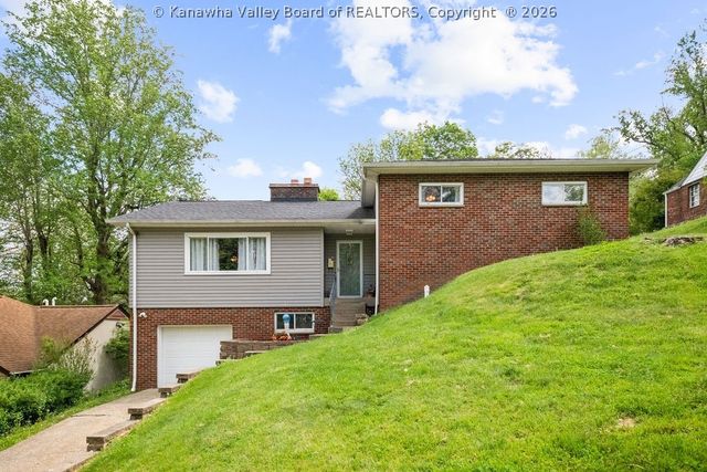 814 Sweet Acres Drive, St Albans, WV 25177