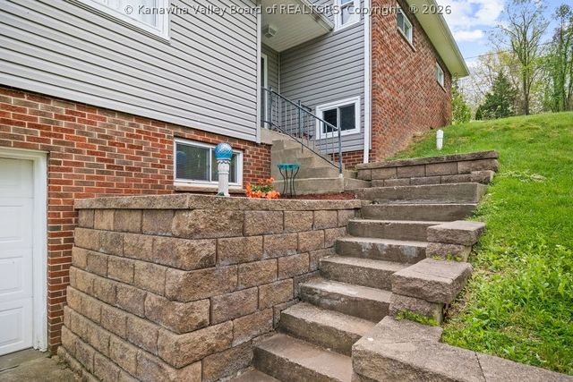 814 Sweet Acres Drive, St Albans, WV 25177