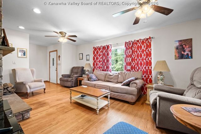 814 Sweet Acres Drive, St Albans, WV 25177