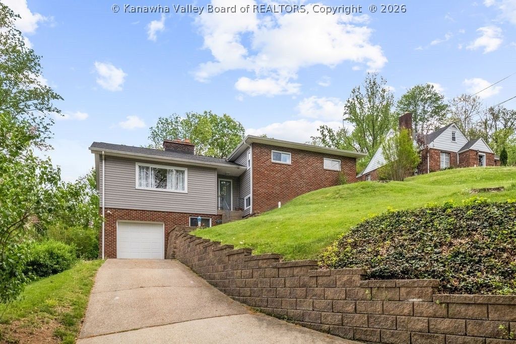 814 Sweet Acres Drive, St Albans, WV 25177