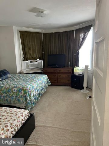 7020 W PASSYUNK AVE, Philadelphia, PA 19142