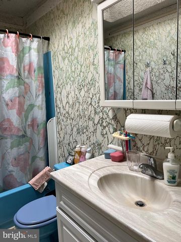 7020 W PASSYUNK AVE, Philadelphia, PA 19142