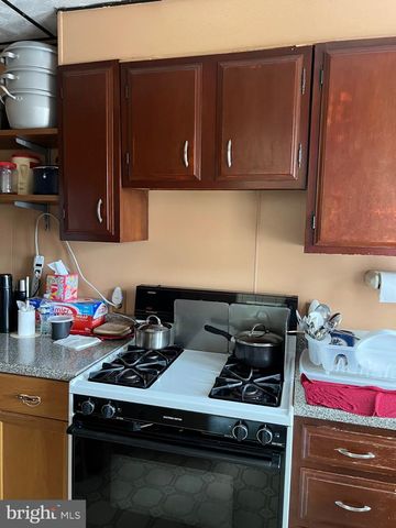 7020 W PASSYUNK AVE, Philadelphia, PA 19142