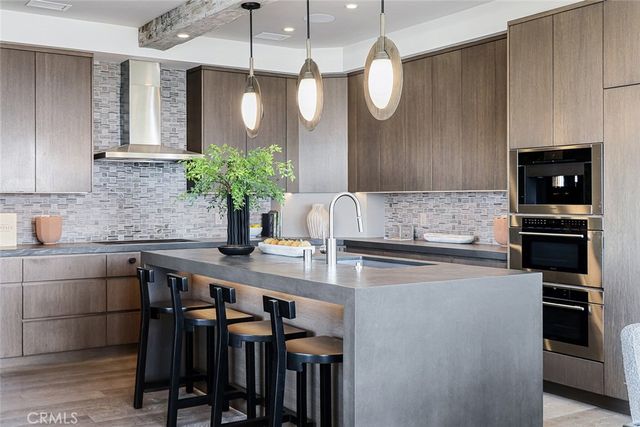 216 4th, Manhattan Beach, CA 90266