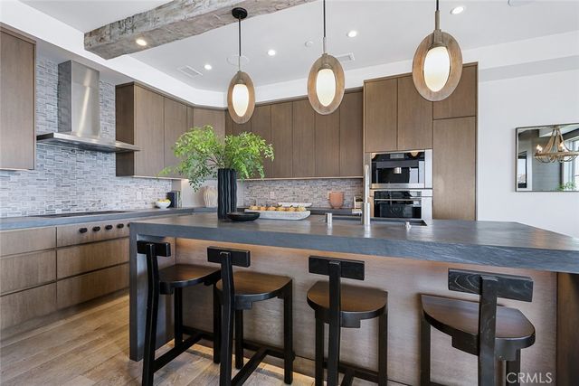 216 4th, Manhattan Beach, CA 90266