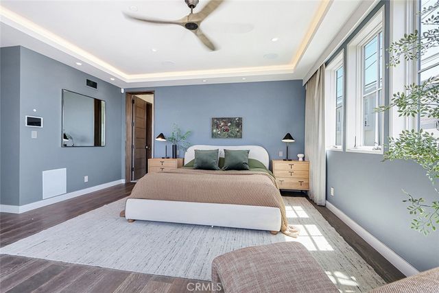 216 4th, Manhattan Beach, CA 90266