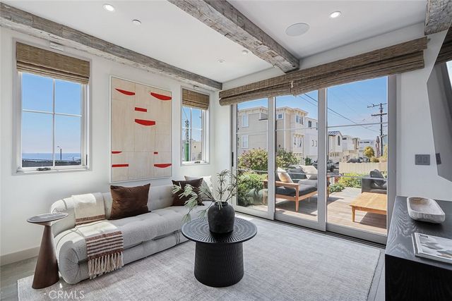 216 4th, Manhattan Beach, CA 90266