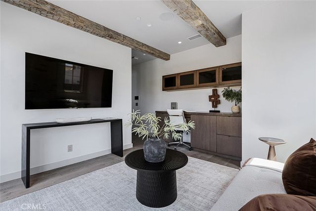 216 4th, Manhattan Beach, CA 90266
