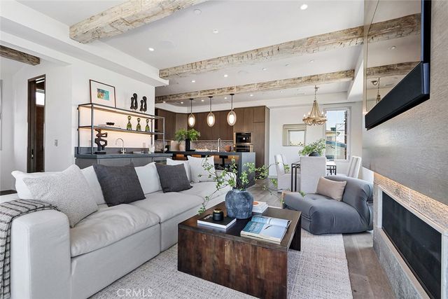 216 4th, Manhattan Beach, CA 90266