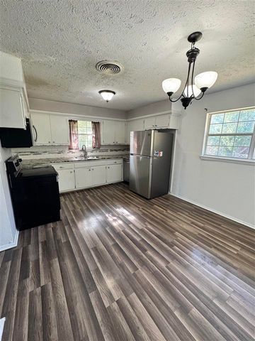 4313 NW Pollard Ave, Lawton, OK 73505