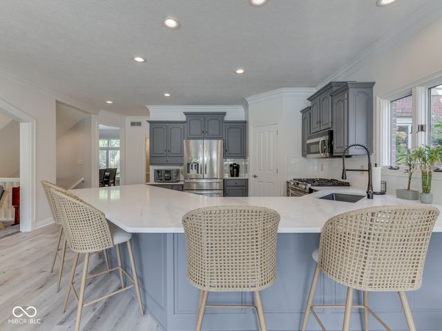 3933 Eagle Trace, Greenwood, IN 46143