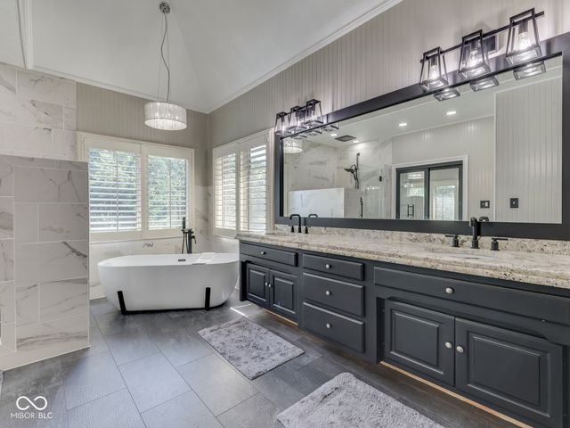 3933 Eagle Trace, Greenwood, IN 46143