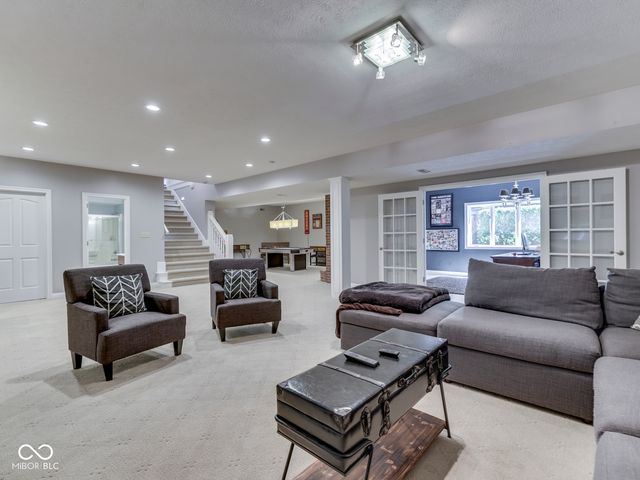 3933 Eagle Trace, Greenwood, IN 46143