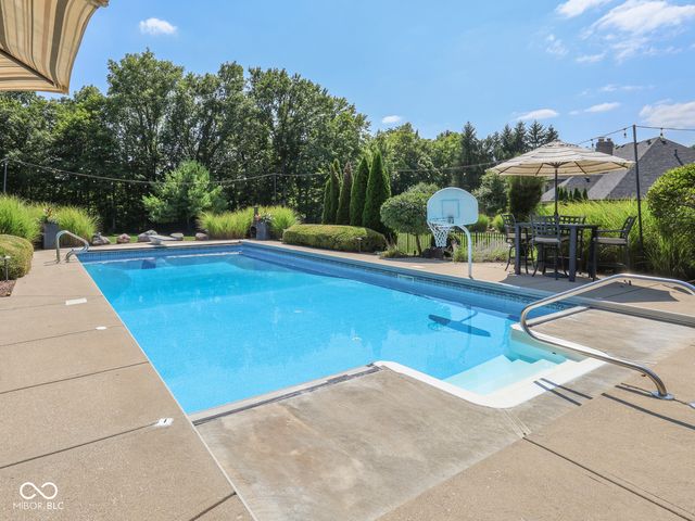 3933 Eagle Trace, Greenwood, IN 46143