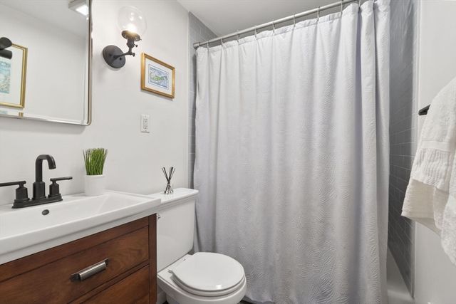 60 Riverview Cir, Wayland, MA 01778