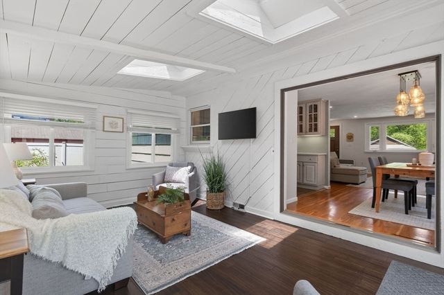 60 Riverview Cir, Wayland, MA 01778