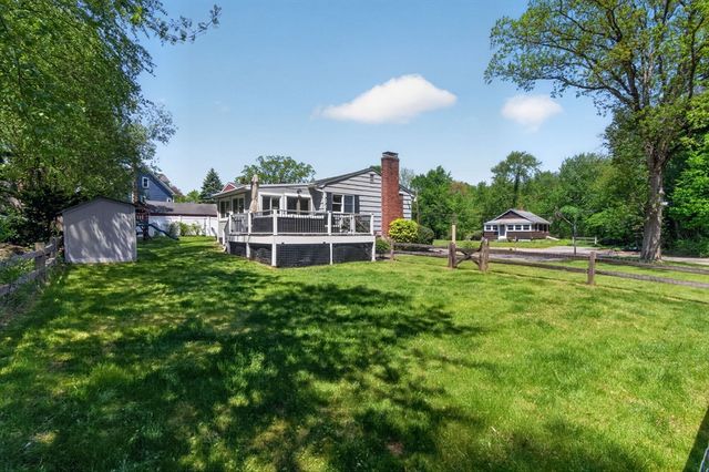 60 Riverview Cir, Wayland, MA 01778