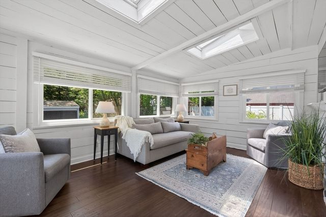 60 Riverview Cir, Wayland, MA 01778