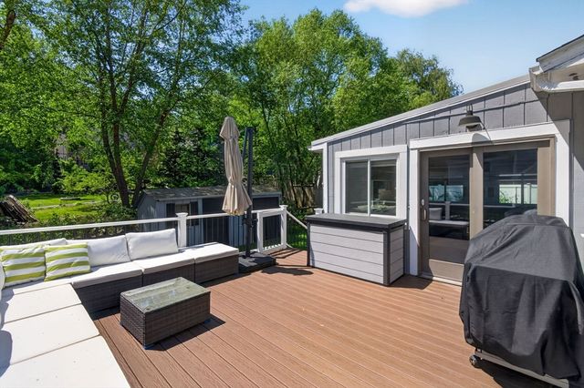 60 Riverview Cir, Wayland, MA 01778