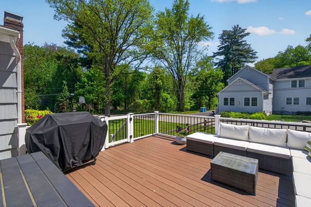 60 Riverview Cir, Wayland, MA 01778