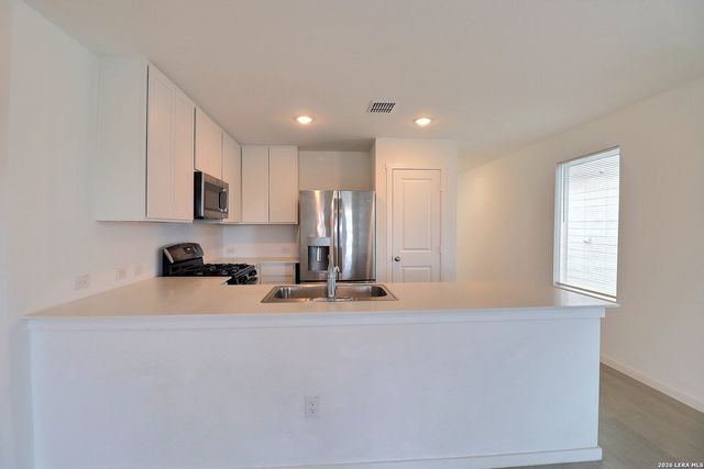 551 RIVER RUN WAY, San Antonio, TX 78219