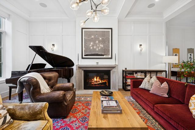 1443 W Summerdale Avenue, Chicago, IL 60640